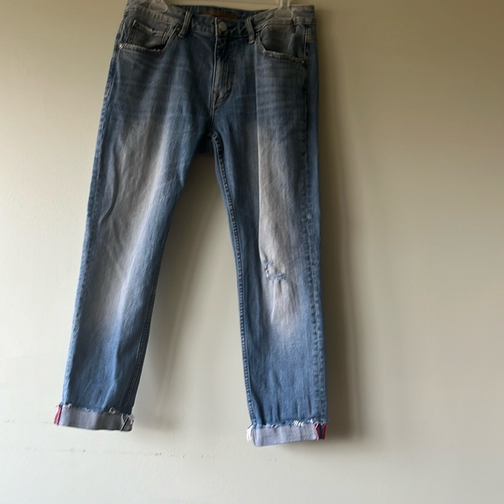 Men’s Vigoss medium wash blue jeans. Kieth 320 skinny in size 31x32